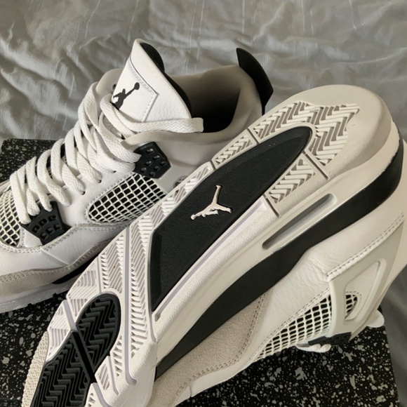 Jordan 4 military black